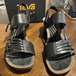 TEVA 3” WEDGE SANDLE.  BLACK.  SIZE 9.5W